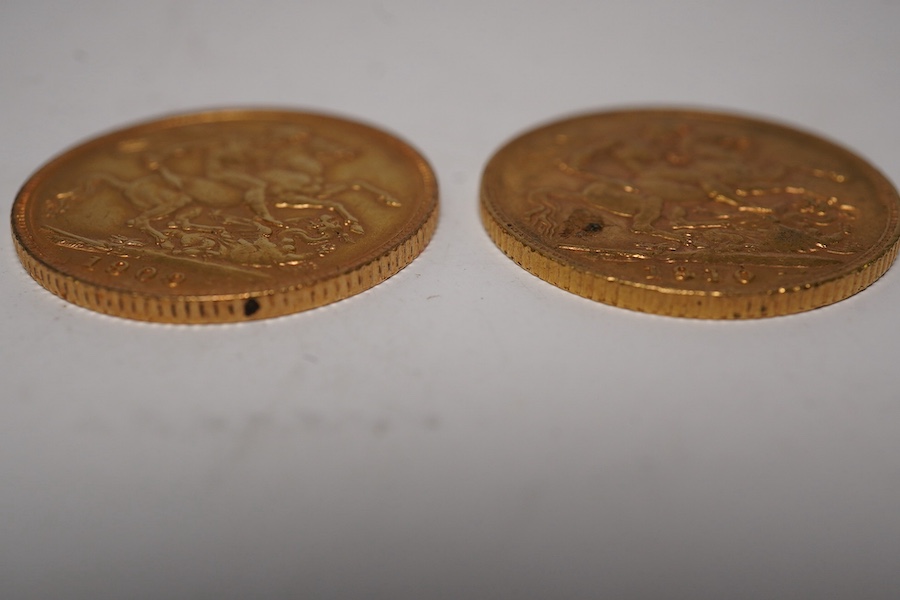 British gold coins, Edward VII, two gold sovereigns, 1909, demounted about VF, and 1910, probably demounted about VF